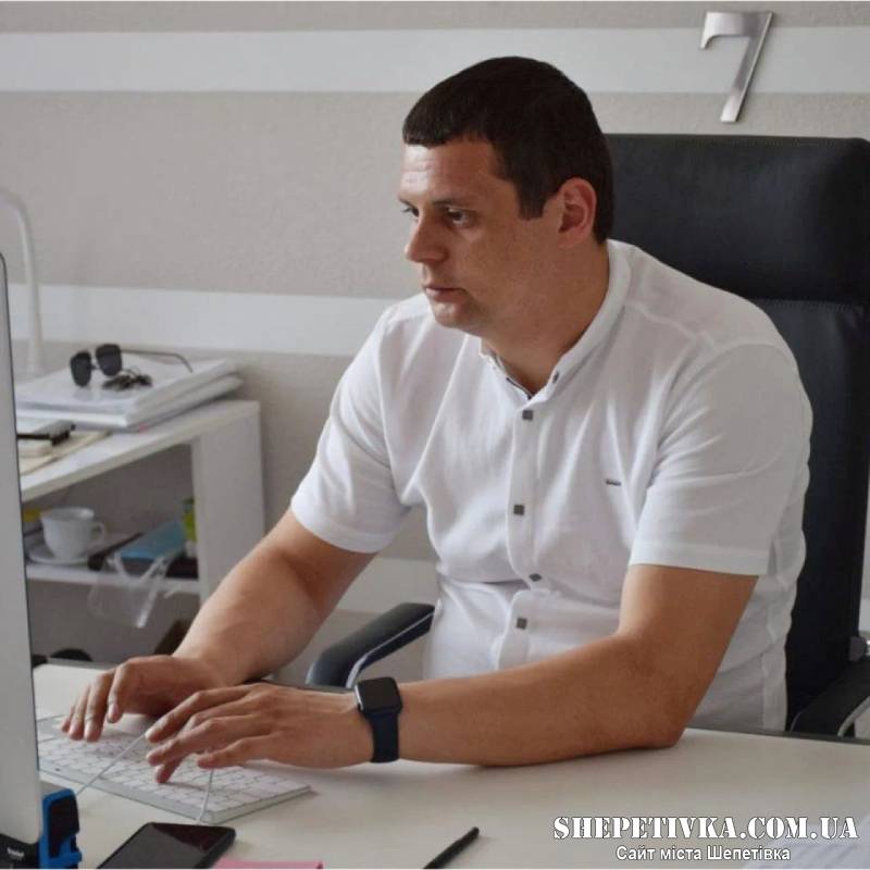 Ексзаступника шепетівського мера оштрафували за порушення вимог фінансового контролю