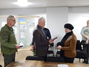 У Шепетівці мамі загиблого Андрія Дмитерка вручили його посмертний орден