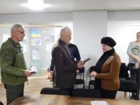 У Шепетівці мамі загиблого Андрія Дмитерка вручили його посмертний орден