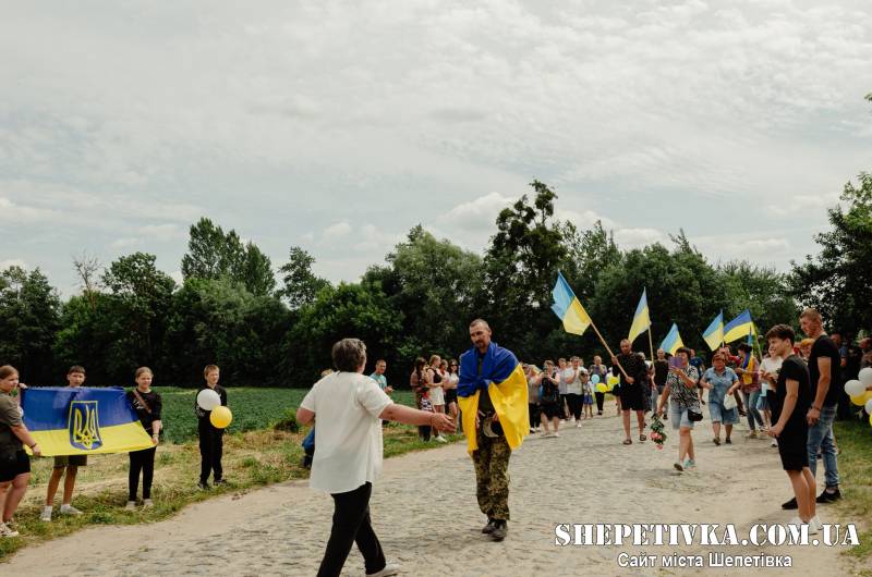 Додому на Шепетівщину після російського полону повернувся Микола Радзивілюк