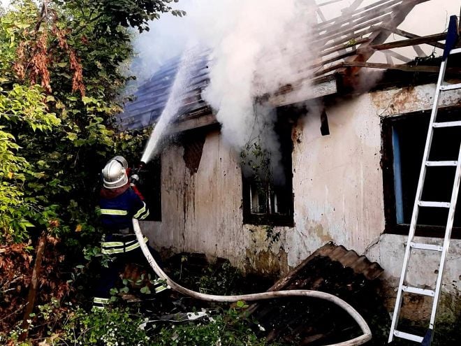 Вогнеборці ліквідували пожежу в нежитловому будинку