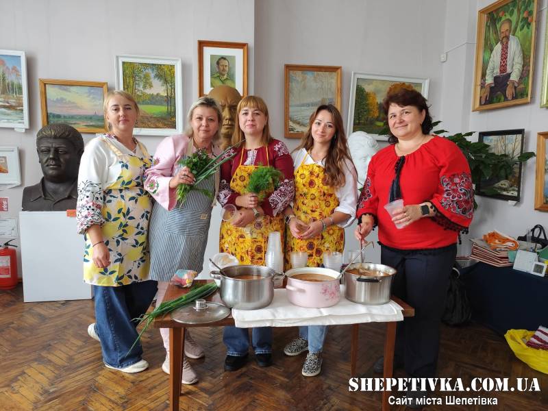 Історія, традиція і смак: Ізяславська громада відзначала День українського борщу