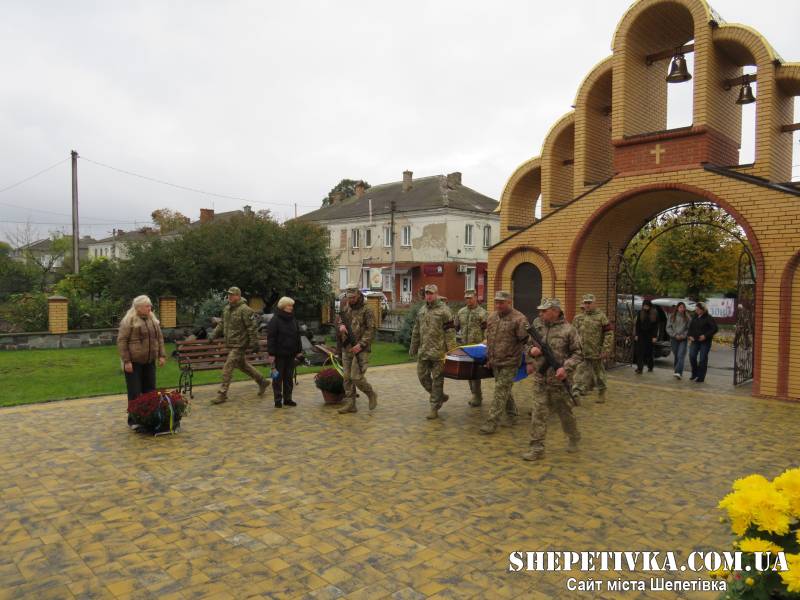 У Грицівській громаді провели в останню дорогу 51-річного Захисника Олега Сердюка