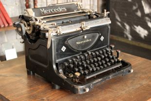 Друкарська машинка Mercedes («Мерседес») із фондової колекції музею