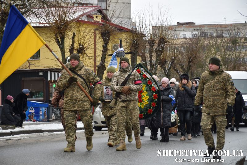 Був талановитим вчителем та солдатом: на щиті додому повернувся Віктор Качоровський