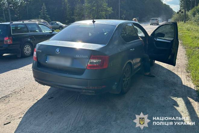 Чоловіка двічі штрафували за їзду напідпитку, забрали права, але цього виявилось недостатньо