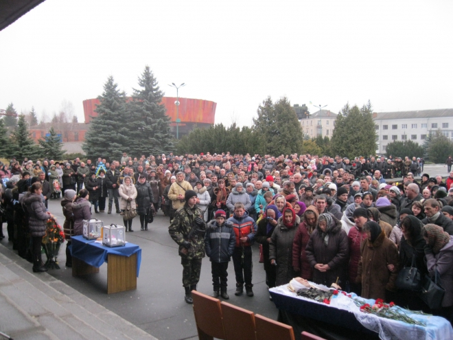 Шепетівчани провели в останню путь Андрія Молодику