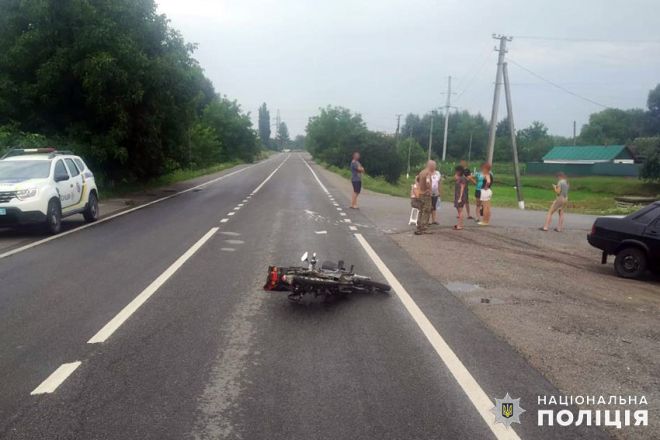 Електровелосипед втрапив під колеса авто: кермувальницю госпіталізували до лікарні