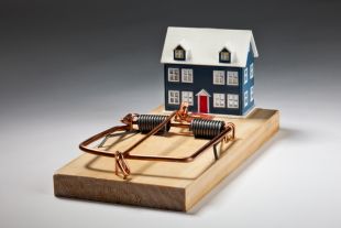 На Шепетівщині жінка шукала квартиру, а натрапила на шахраїв