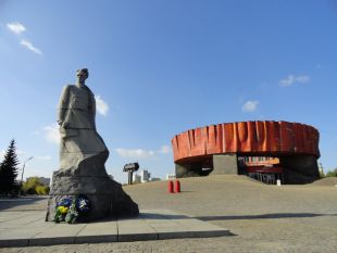 Чому влада ігнорує закон про декомунізацію?