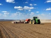 На Хмельниччині стартувала весняна посівна кампанія