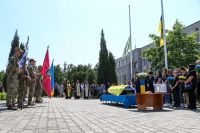 У Нетішині прощались з викладачем Острозької академії, який загинув під час евакуації поранених