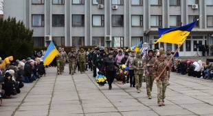 Шепетівська громада у жалобі: до Небесного війська приєднався снайпер Валентин Стецюк