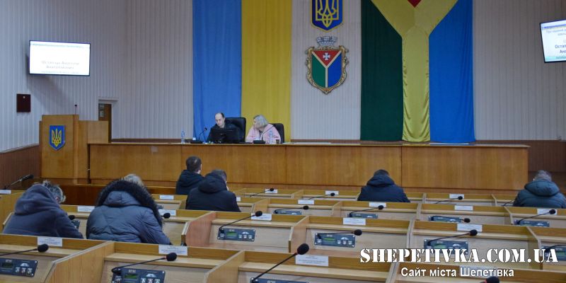 Виконком: попередження перевізнику, зміни розкладу, вирубка дерев та зовнішня реклама