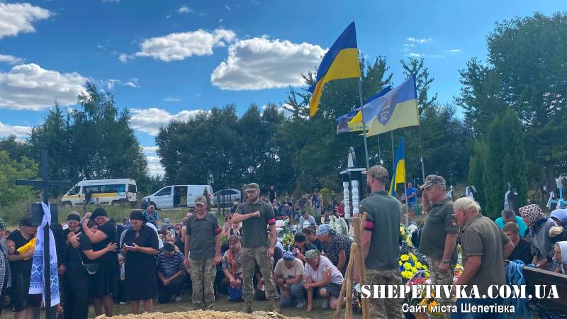 Понад рік вважався зниклим безвісти: Ганнопільська громада попрощалася із 33-річним воїном Юрієм Дзюбаком
