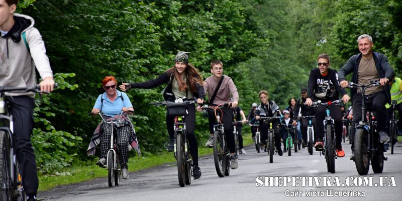 Понад 150 учасників та збір для ЗСУ: Шепетівка провела Велодень до Дня міста