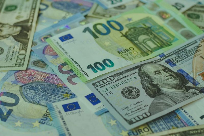 НБУ розширив для банків можливість продажу готівкової валюти