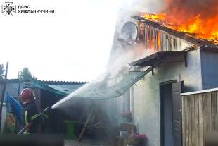 У Полонному палав житловий будинок (відео)