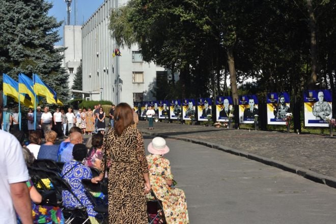 У Шепетівці вшанували пам’ять захисників України