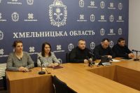 Хмельниччина прийняла вже понад 70 тисяч переселенців, відновлюється навчання та скасовуються іспити