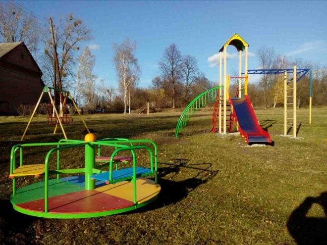 У Судилківській громаді встановили 4 нових дитячих майданчика