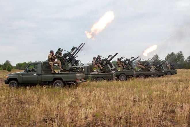 Над Хмельниччиною збили 4 &quot;шахеда&quot;: від уламків постраждало виробниче підприємство