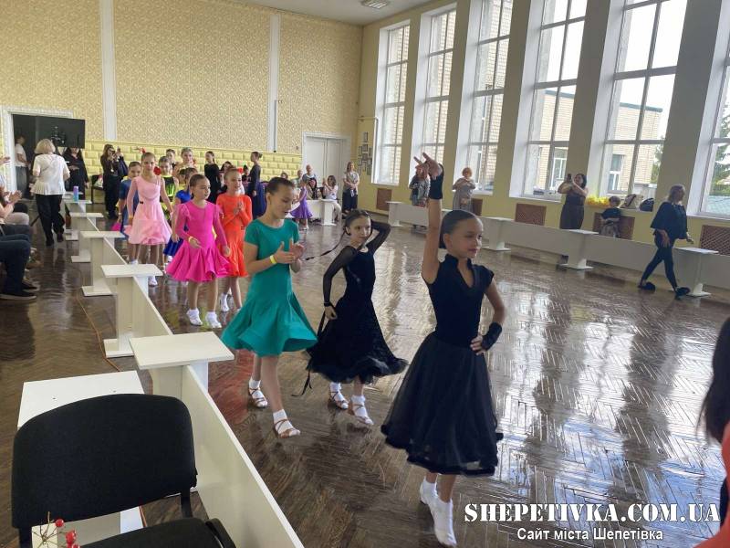 У Шепетівці відбувся осінній танцювальний турнір «Autumn Stars»