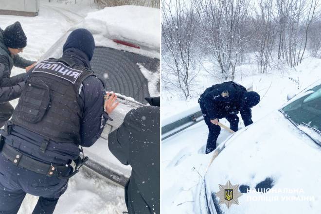 Снігопади повернулись: поліцейські Шепетівщини допомагають вибиратися із заметів