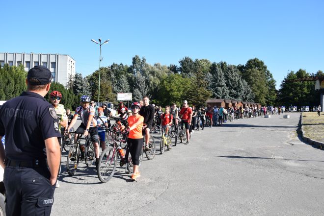 Шепетівська велоспільнота вкотре об’єдналась для допомоги ЗСУ
