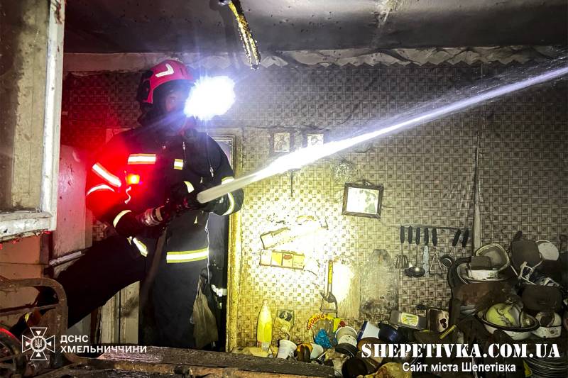 За минулу добу надзвичайники Шепетівщини ліквідували 3 пожежі, одну людину врятовано