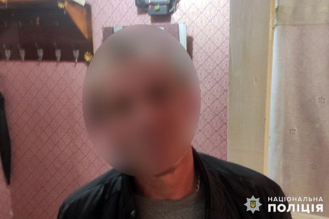 На Шепетівщині судитимуть чоловіка, який знущався над своєю донькою