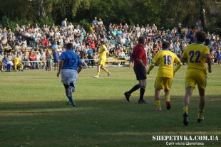 Футбольні ветерани збірної України та ФК "Темп" провели виставковий матч