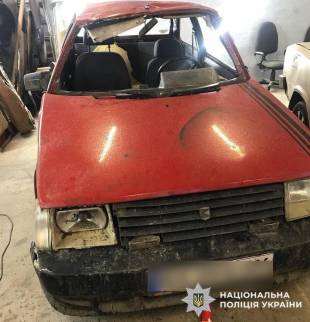 На рахунку угон авто та крадіжка грошей: на Шепетівщині судили 18-річного злодія