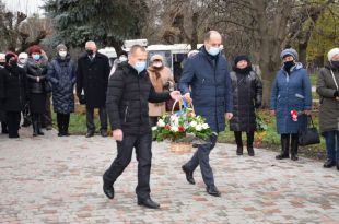 У Шепетівці вшанували пам'ять Героїв Небесної Сотні та загиблих на Сході України земляків