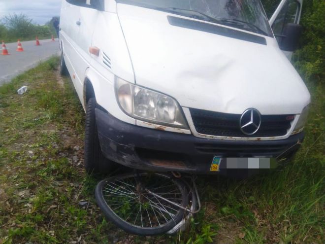 На Шепетівщині водій бусом наїхав на 13-річну велосипедистку