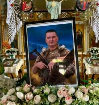 12 років присвятив захисту Батьківщини: Крупецька громада попрощалася з полеглим десантником Олександром Черешневим