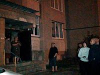 В Шепетівці горіла багатоповерхівка. Рятувальники евакуювали 15 людей