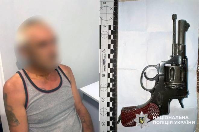 Погрожував знайомій «Наганом»: жителя Шепетівщини засудили до 4,5 років ув'язнення