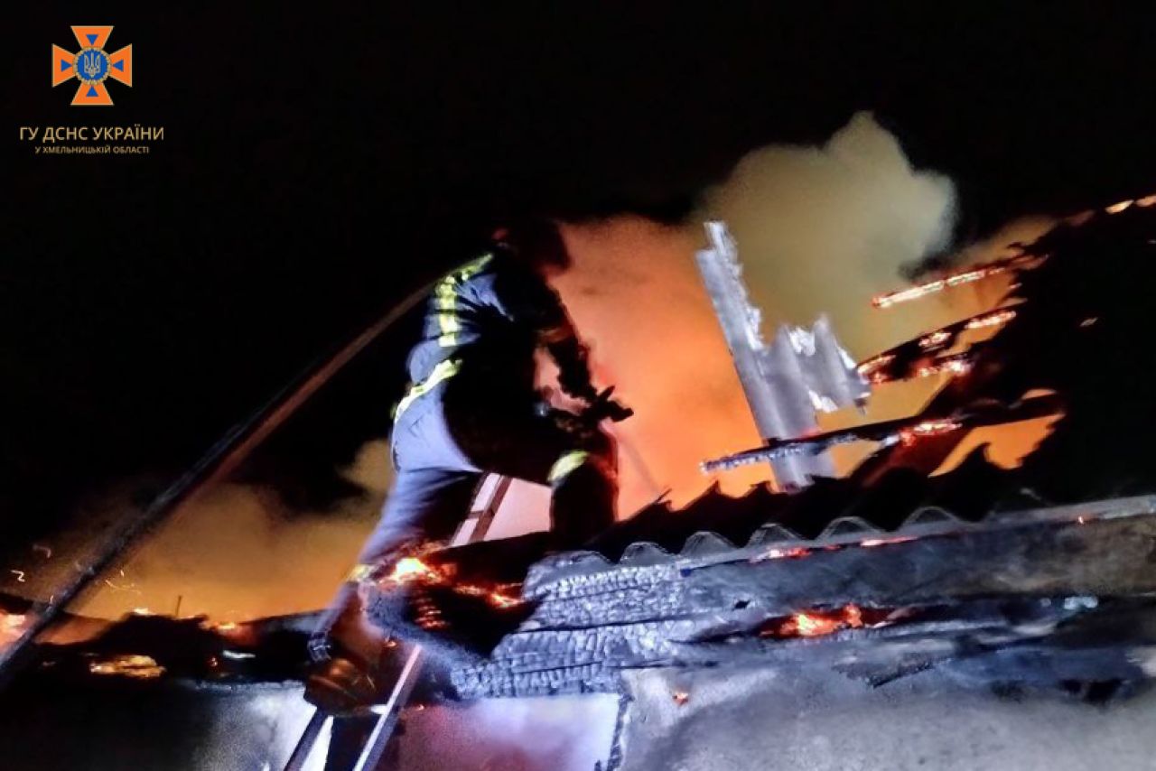 У Пліщині пожежники врятували від знищення вогнем будинок