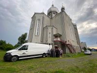 Парафіяни ПЦУ Шепетівщини передали гуманітарну допомогу на Херсонщину