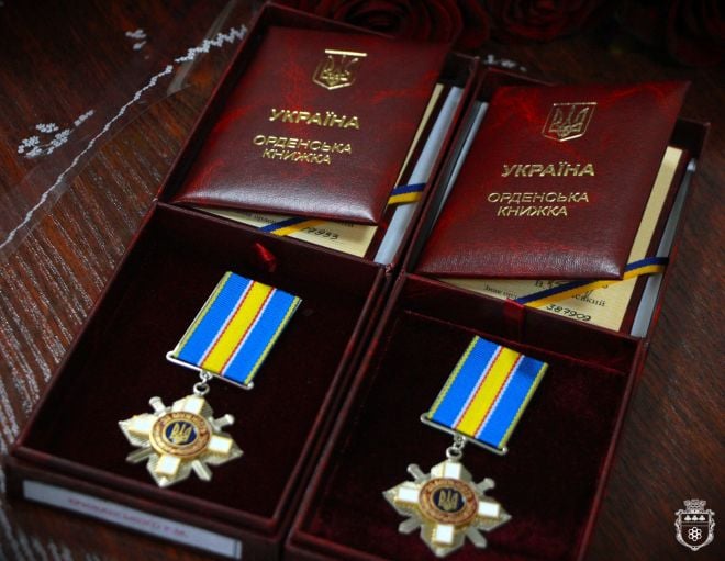 На Шепетівщині державні нагороди передали рідним двох загиблих земляків