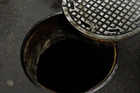 Намагався продати каналізаційні люки