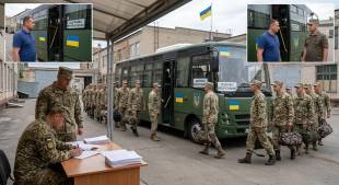 З в'язниці — до лав ЗСУ: скільки засуджених із виправних колоній Шепетівщини долучилися до війська