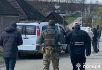 Мешканець Хмельниччини спільно з працівником ТЦК організував переправлення ухилянтів