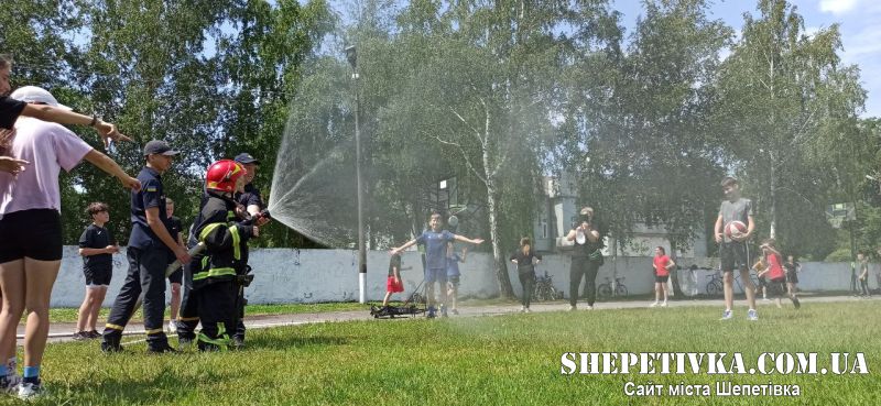 У Шепетівському парку другий день триває дитяче свято та спортивно-розважальне дійство