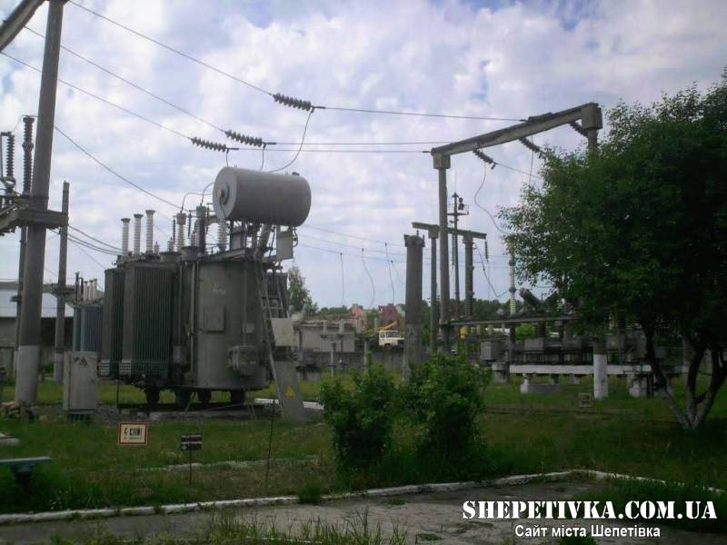 Чимала частина Шепетівки лишилась без електропостачання: які терміни відновлення