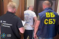 «Відкат» 5% на дорогах: заступника голови Хмельницької ОВА та посадовців викрили на хабарі в 1,1 мільйона гривень