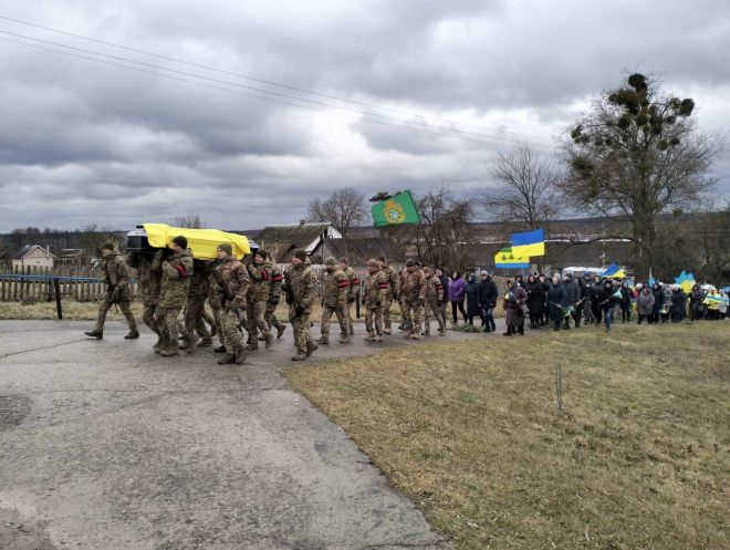 У Крупецькій громаді оголошено жалобні дні: прощались із десантником Сергієм Мисаном