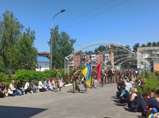 Славутська громада провела у вічність матроса Дмитра Мисана