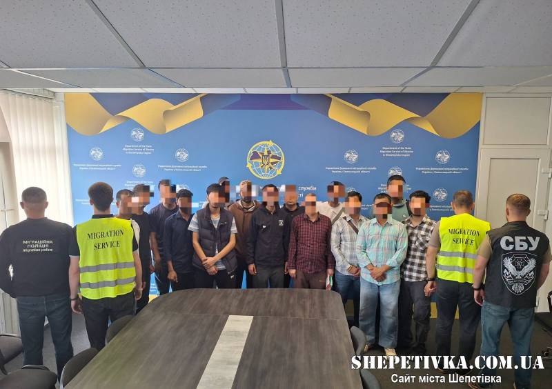 Приїхали працювати, але порушили Закон: на Хмельниччині виявили 15 нелегальних мігрантів з Індії